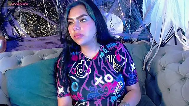 Moonlight_gp - Flash my bare tits and squeeze them