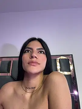 Taylor_Ec - FULL NAKED and STYLE DOGGY