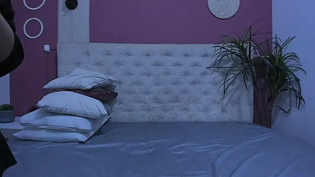 Miahchubby - Rub my clit & Fuck my pussy