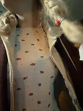Elsawhere - HE IS BEHIND DOOR! ELSA THROW PANTIES!