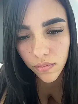 Damnhot26 - dildo on the tits