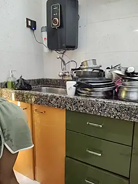 Mini-cutie - Kitchen in nude dance