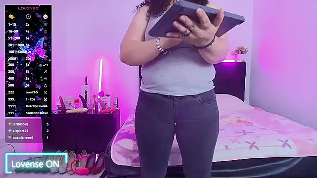 Zaly_mature - Full naked and zoom tits and ass