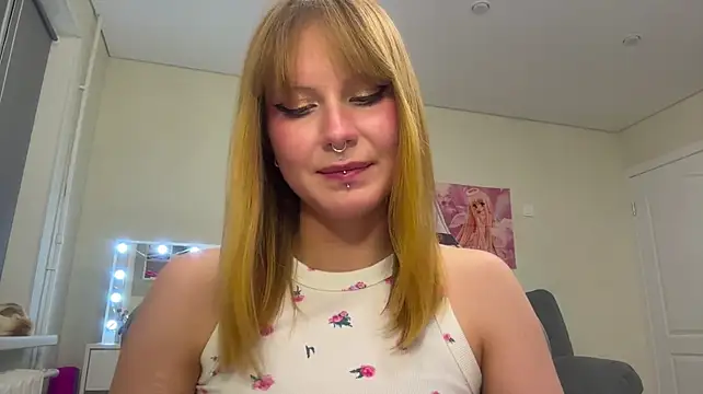NelliGilbert - Play with my breasts