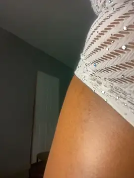 SP1CY_MOMMY - Last tipper get 5 min control❤️