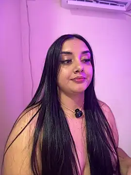 Amaliadaltonn - completely naked and covered in oil 😈🔥