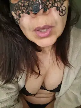 Ellie09 - Óleo nos seios - show boobs