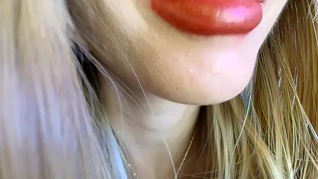 Velvet_kissx - How about some wetness?Booom 💦 😈 👄 🎇