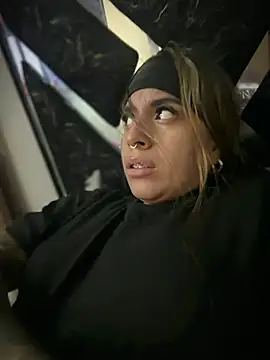 Analia__ - DILDO IN PUSSY NEXT TO MY FRIEND😈🤫