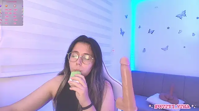 Sweettvera - Handjob for u cock with saliva