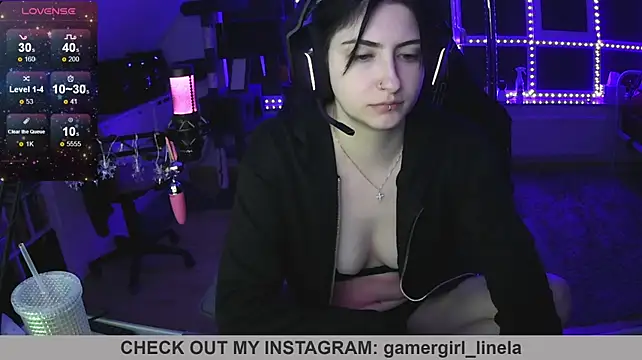Gamergirl-Linela - LT Gets Oil On Boobs Video
