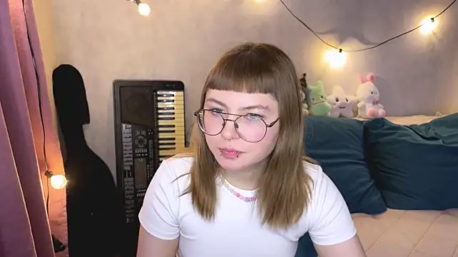 SusieMilkis - im new here<3 take off my skirt