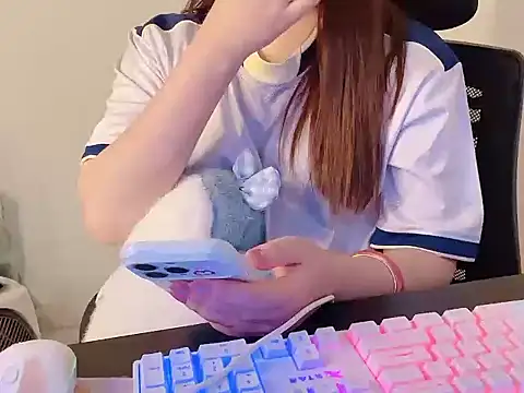 Miacandy23 - playing with a dildo