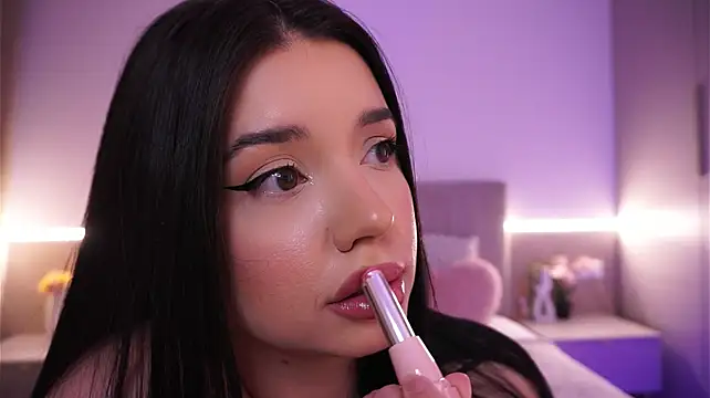 LaraAnnee - make my pussy happy... and wet🙈