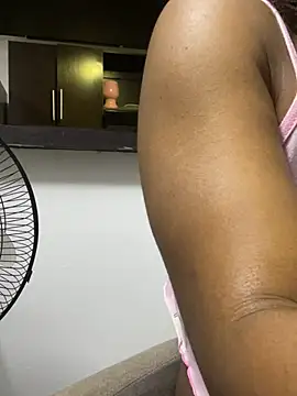 _yisela_ - Juicy pussy