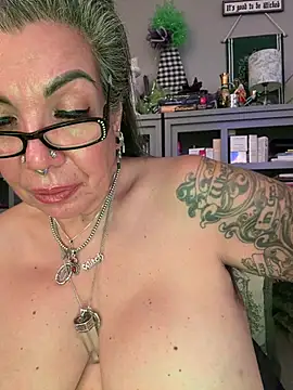 Dieseldame1313 - Hey guys topless dance