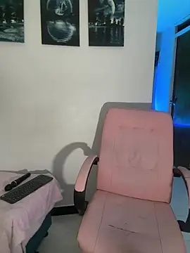UR_LATIN_BUSHY_GUYS - ICE ON TITS! 🥶