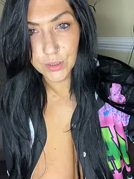 LittleMissEeve - Squirt everywhere