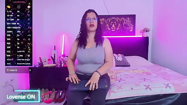Zaly_mature - Full naked and zoom tits and ass