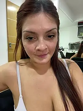 Danielaeliana - Cabalgar dildo en 4
