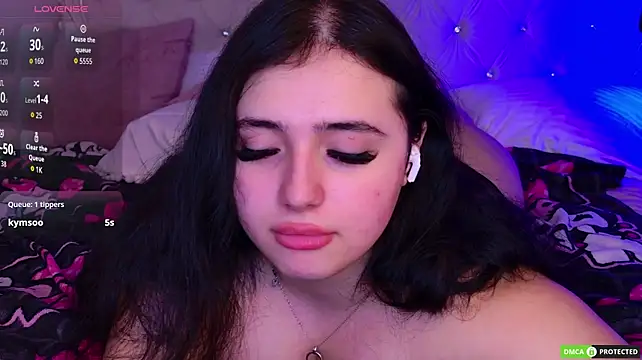 JennyFerguson - Show us your pretty pussy?😻
