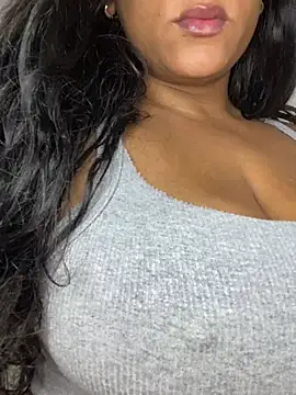 Bea3liz - Show ass with plug