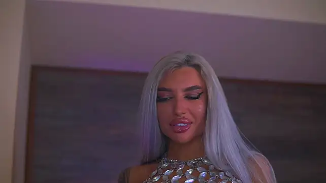 Juicy_Jessye - Dildo pussy missionary