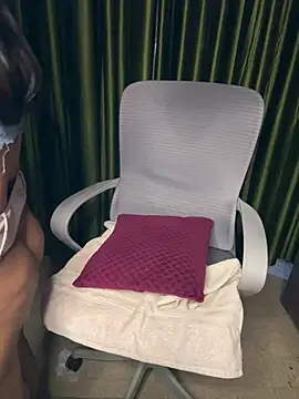 Inaaya3 - boobs oil