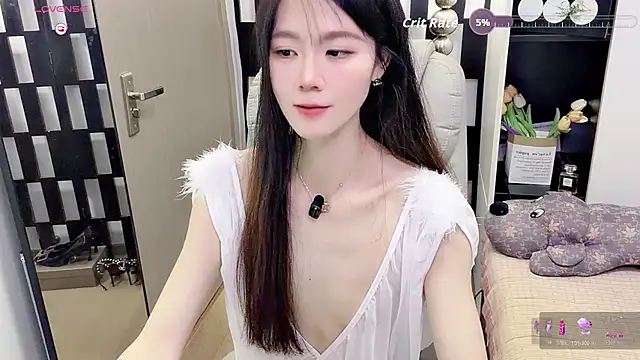 Yueyue-MM - 上空侧身小狗趴