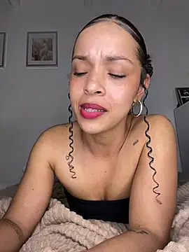 Yasmin777_ - Plug anal + control domi x2
