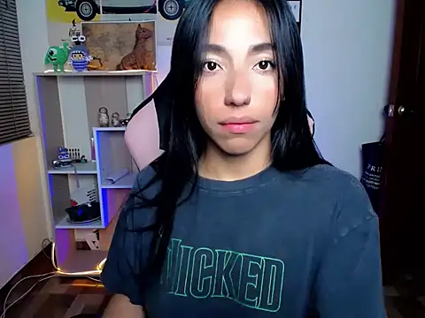 Amber_Morgan_1 - Wet shirt