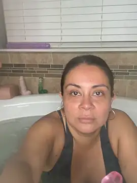 Roxxanne3333 - 600 dildo play