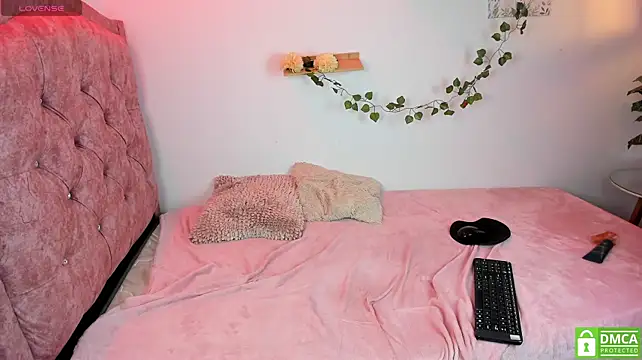 Emma_gray33 - I rub my pussy