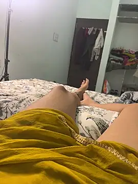 Miss_kanika76 - Buy new leptop