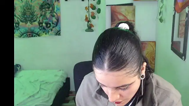 Bastethott - squirt or cum?