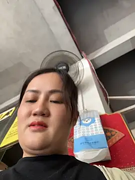 Amy1688 - 脱内裤直播一分钟