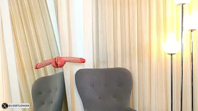 Lissetlong69 - Masturbate in front of mirror