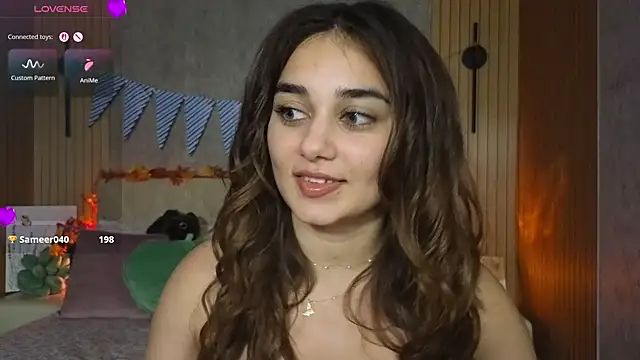 KatarinaHeaven - lower both straps and shoulder tease