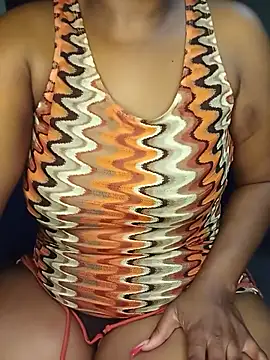 BOTTYANGELxx1 - SPREAD PUSSY IN DOGGY
