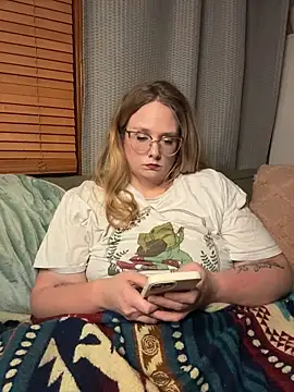 Thatcutegirlwtheglasses - bra off