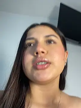 Zoe_lu - Play with your wet pussy💦
