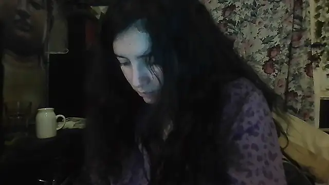 Creepyh0e_ - Escupo en las tetas