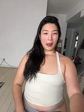 Tavie1744 - Bare my butt 2min