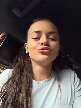 AngelinaTeller - Squirt in cafe ???