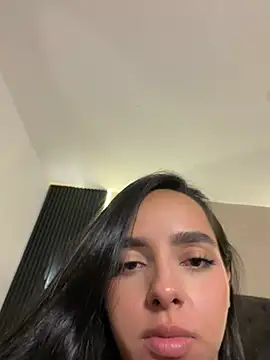 ValentinaMilanX_ - Seductive gaze for a few seconds😍