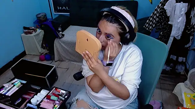Ohmysqueak - show boobs uwu