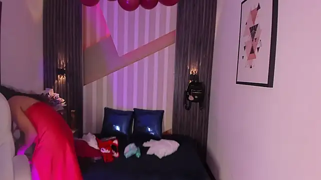 LittleeStar - full naked + oil+ sexy dance