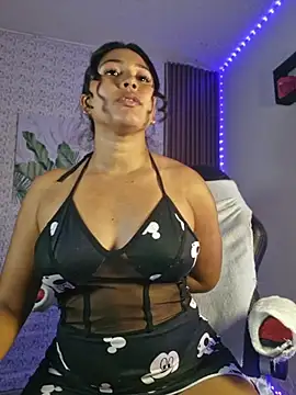 Caylinhot7 - show anal in publico