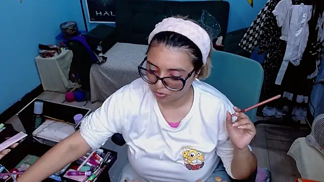 Ohmysqueak - show boobs uwu