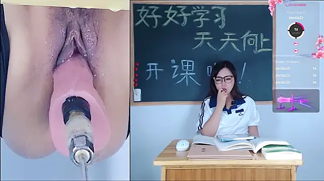 Juzi1213 - 超级学妹喜欢课堂上的刺激喷水